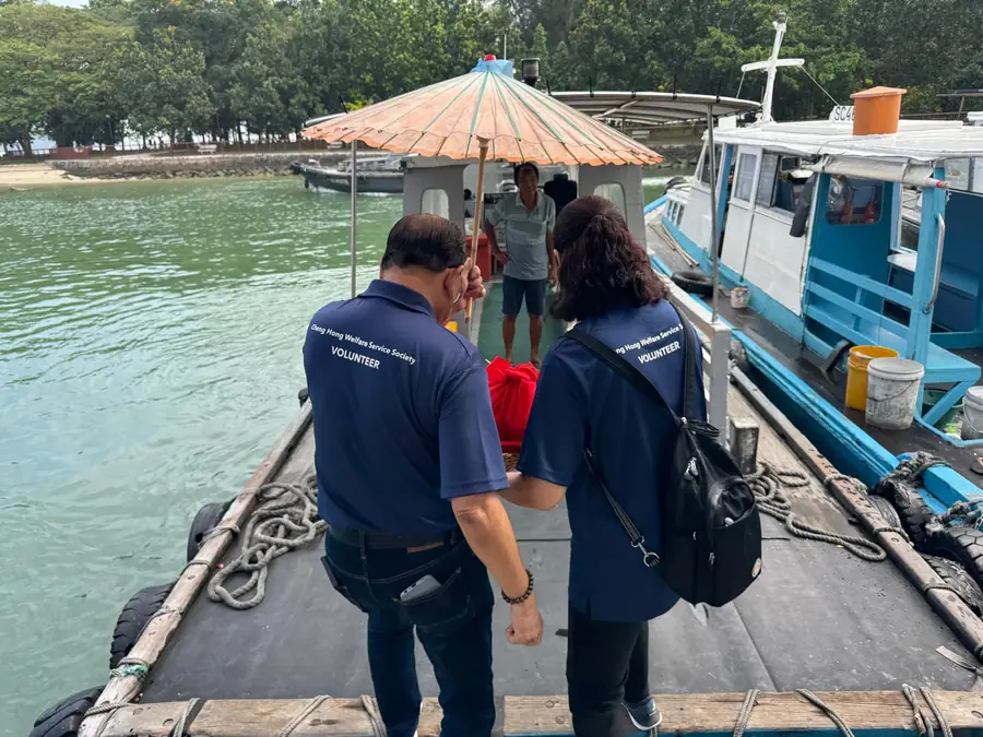 Family boarding boat for sea ash scattering